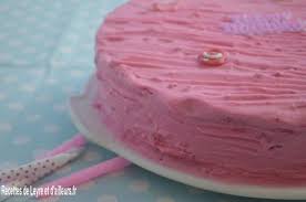 caaleyrebon gâteau d'anniversaire rose, ganache chocolat blanc