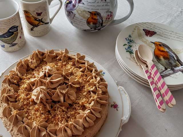 Genoise Aux Noix Creme Au Beurre Cafe Pour Un Moka Praline Ca A Leyre Bon