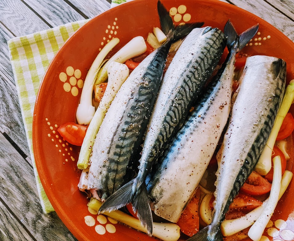 Maquereau au vin blanc cuit au